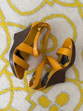 Well Worn Old Navy Wedges. Sz 9